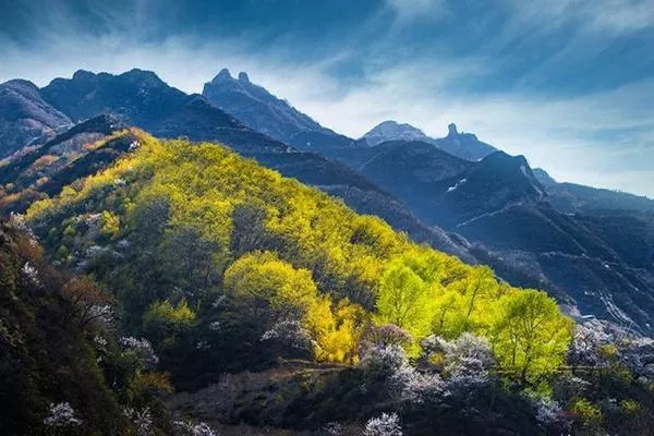 白石山景區(qū)<a href='http://www.aqliu.com/' target=_blank>旅游攻略</a>一日游